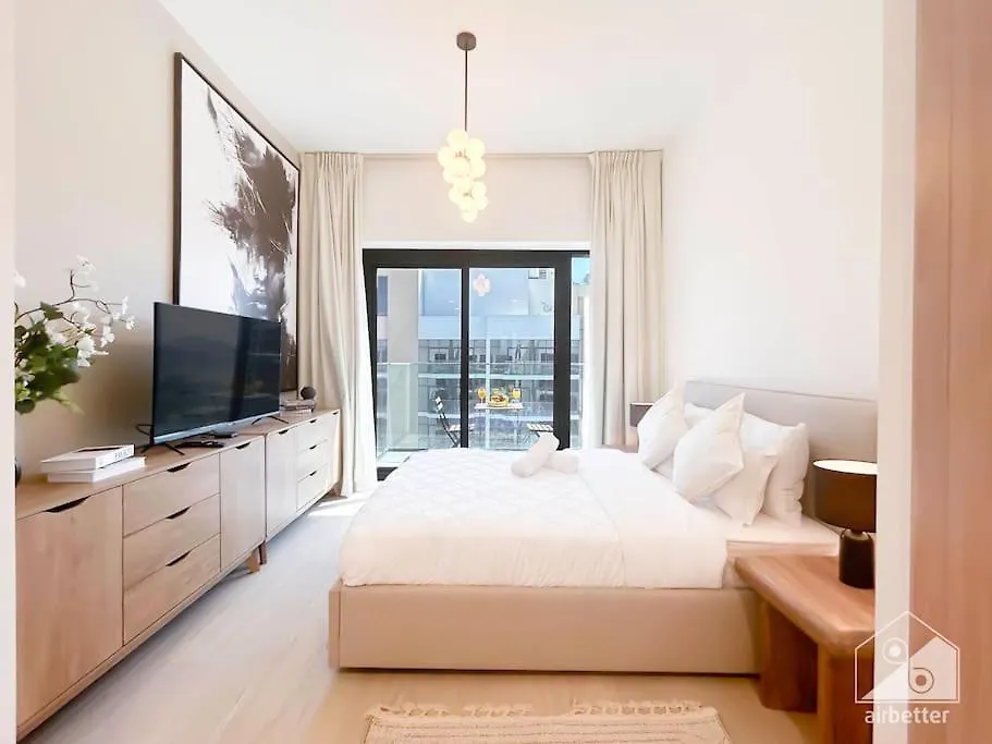 Elegant Stay In Meydan Balcony & Stunning Views Dubai
